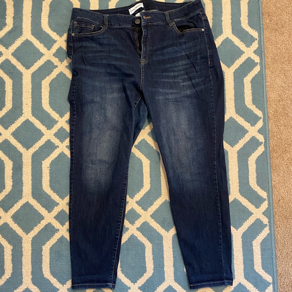 Curvy Fit High Rise Skinny Jean
